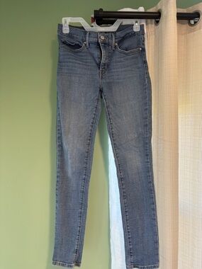 Levi's Women's Medium Blue Skinny Jeans